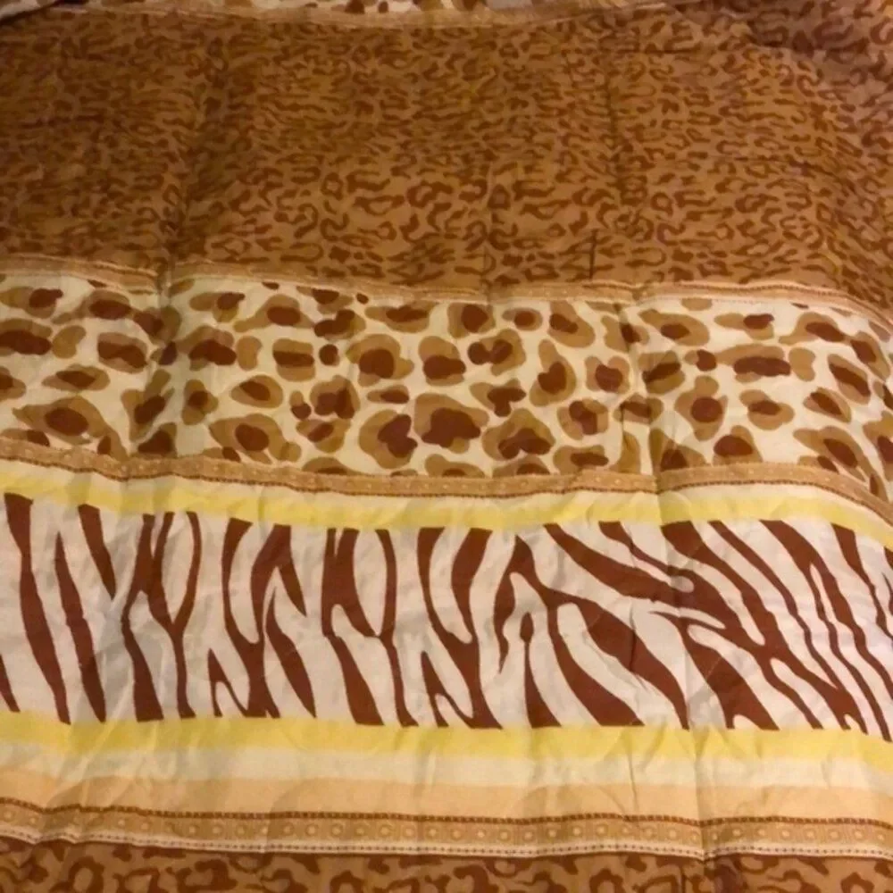 FULL/ QUEEN QUILT BEDDING